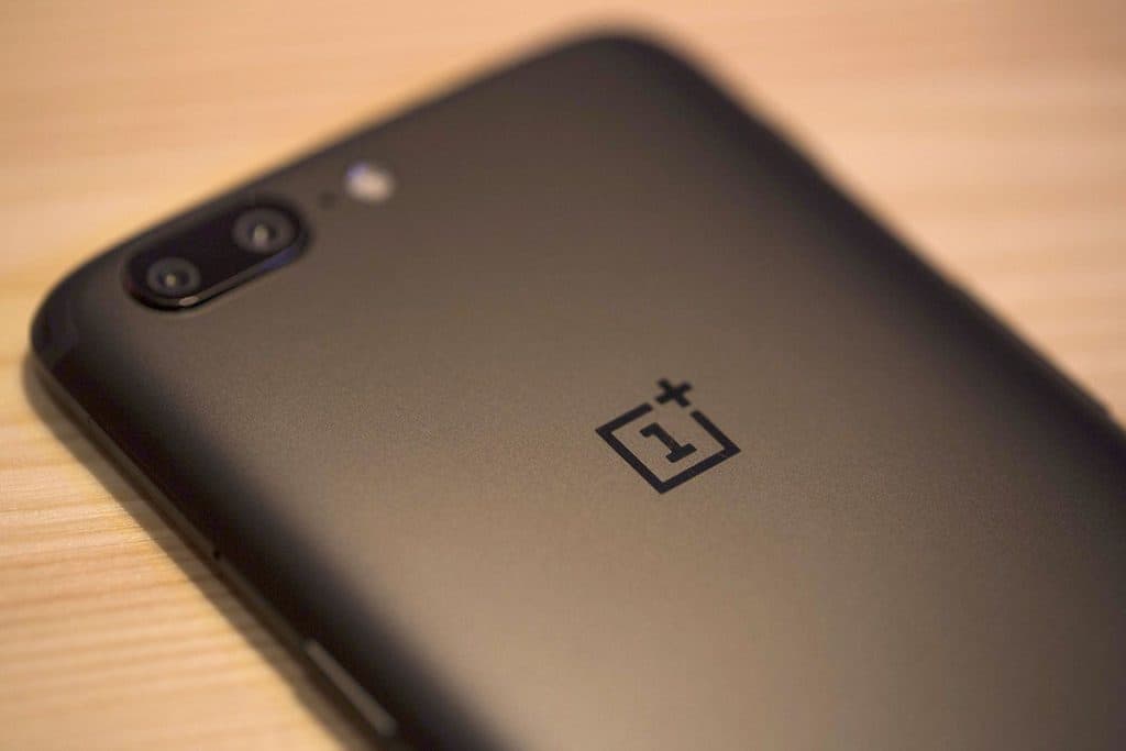 OnePlus 5 có hỗ trợ eSIM không?