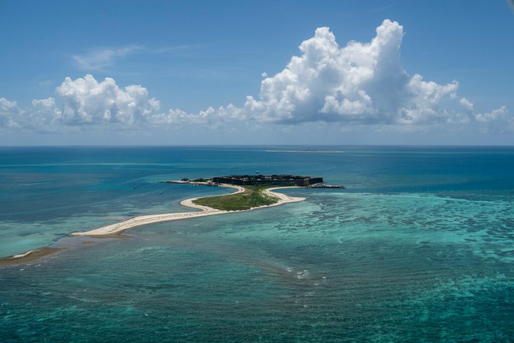 Dry Tortugas - top 10 bãi biển đẹp nhất tiểu bang Florida