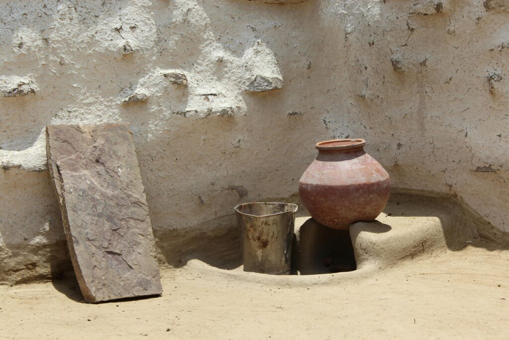 Di tích bình cổ ở Akrotiri, đảo Santorini